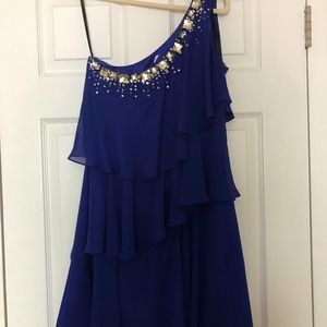 One-shoulder flapper-style dress